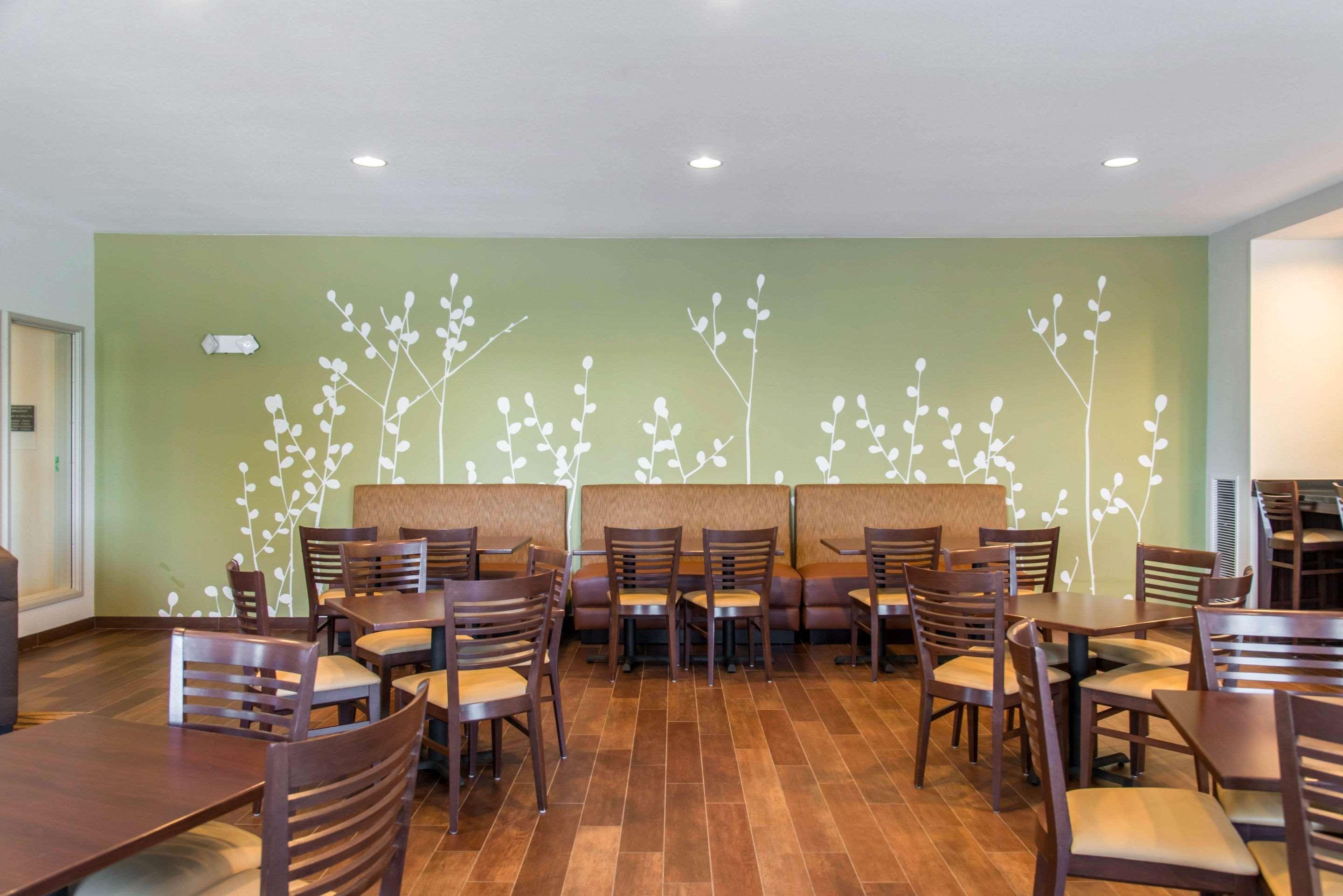 Sleep Inn & Suites Marshall - University Area Экстерьер фото
