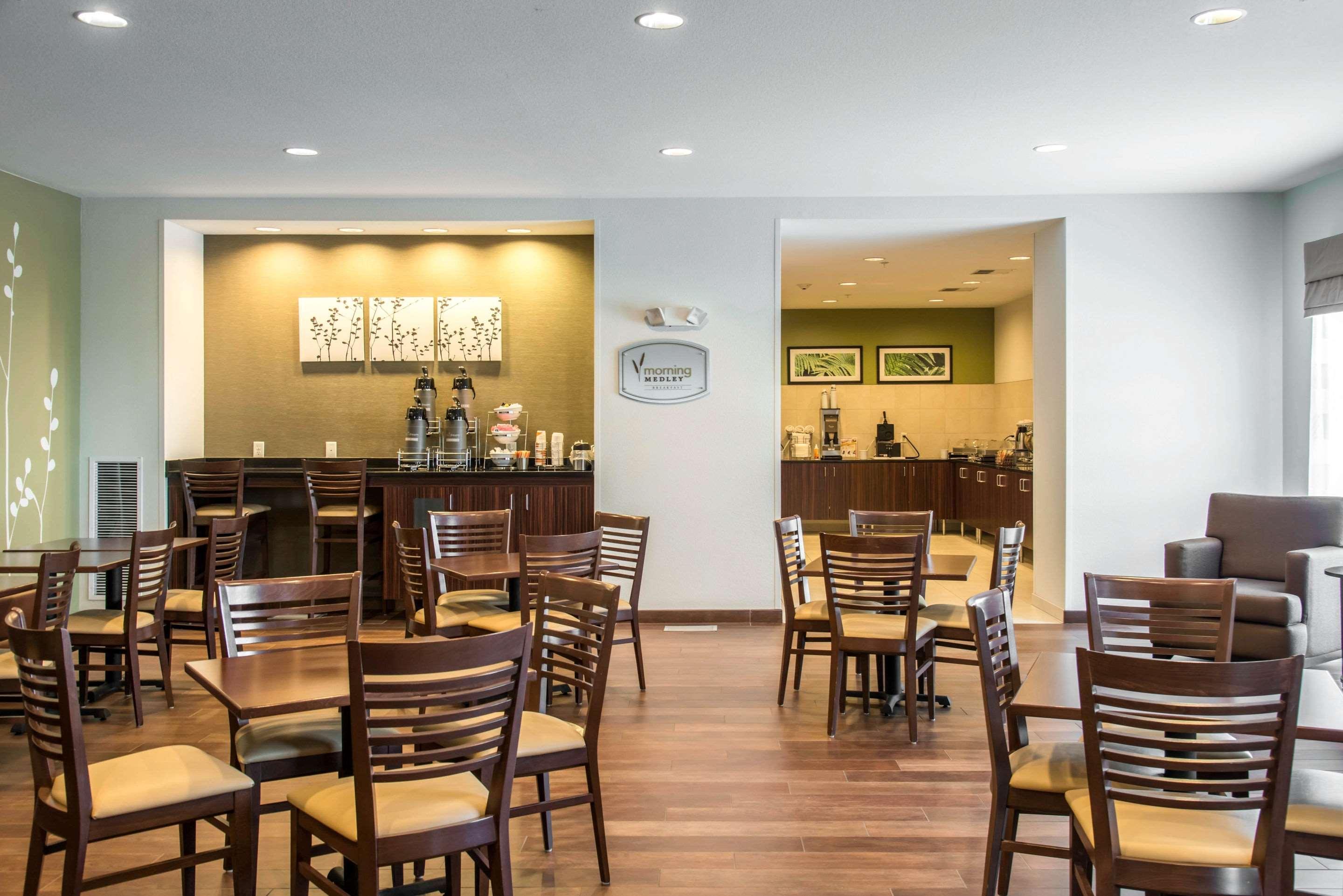 Sleep Inn & Suites Marshall - University Area Экстерьер фото