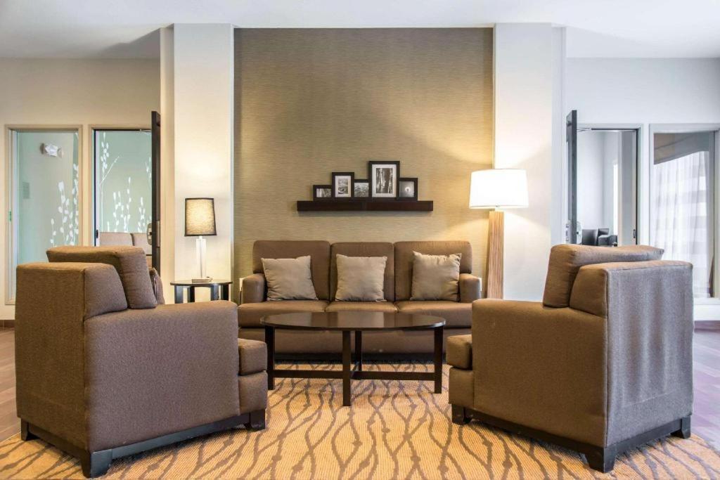 Sleep Inn & Suites Marshall - University Area Экстерьер фото