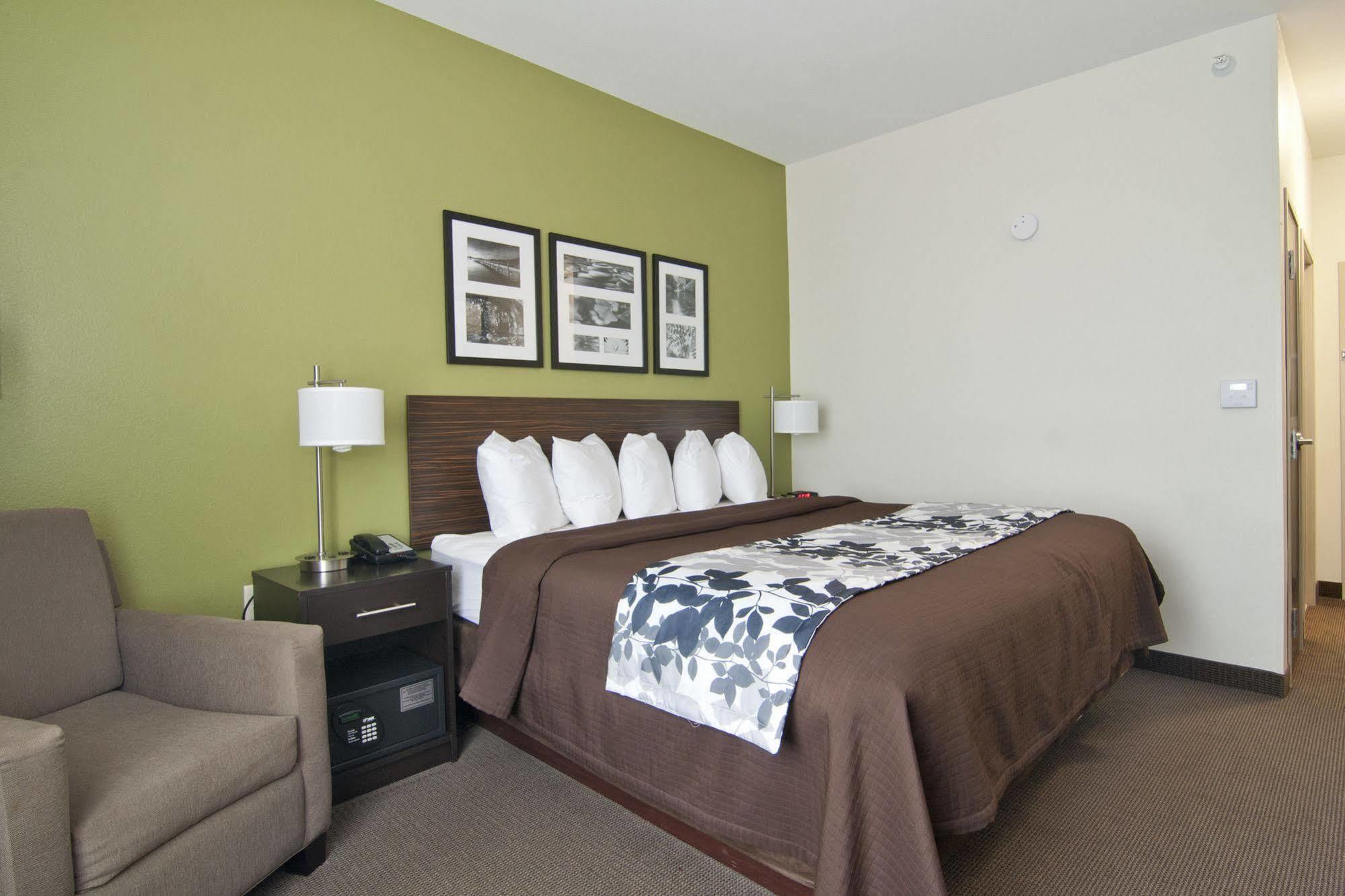 Sleep Inn & Suites Marshall - University Area Экстерьер фото